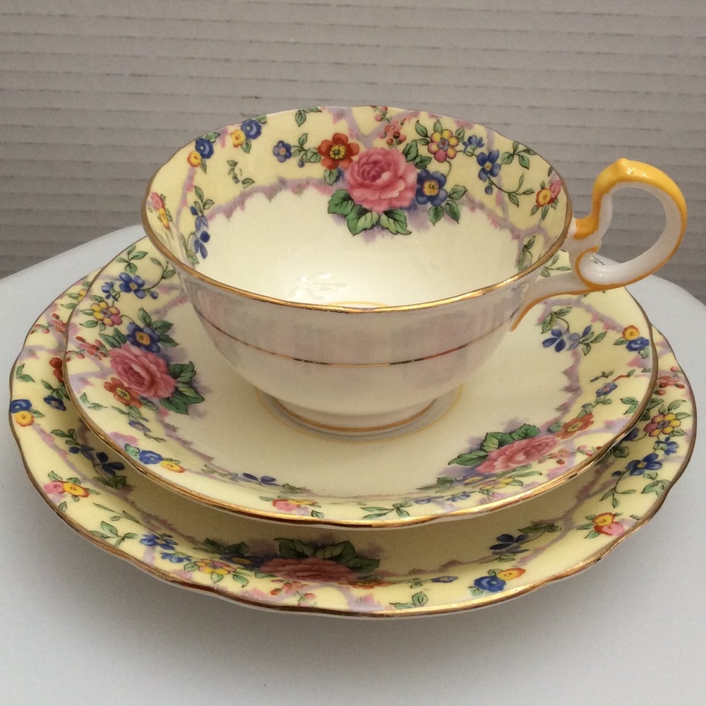 Vintage Aynsley ‘Melrose’ pattern trio set